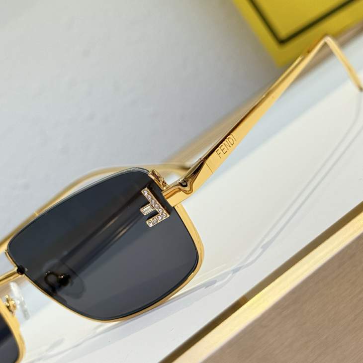Picture of Fendi Sunglasses _SKUfw80238617fw